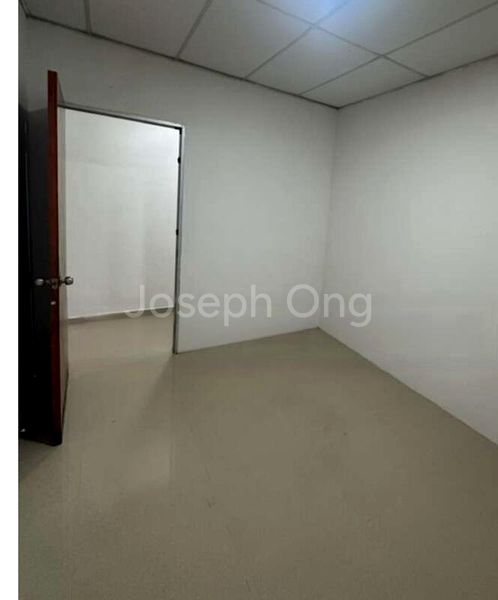 3 Bed Walk-up Apartment (Condo) for Rent in  20 Lorong 15 Geylang - Image 2